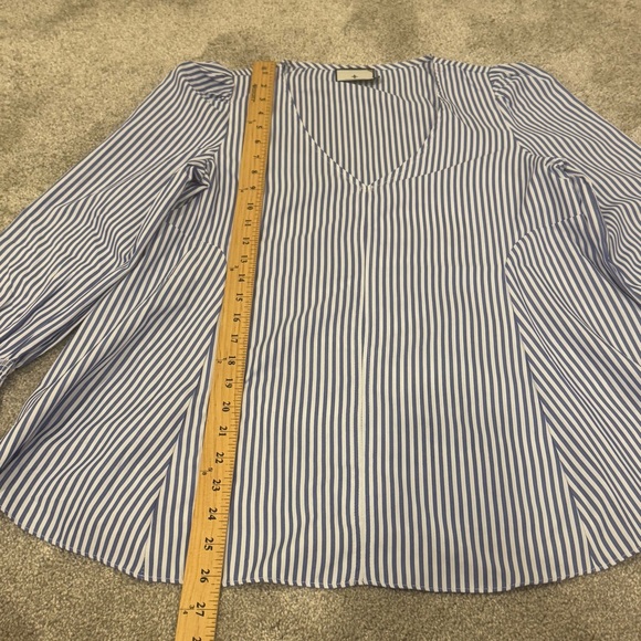 Tuckernuck Easton Blouse Blue & White Stripes size XS Like New - Picture 7 of 10